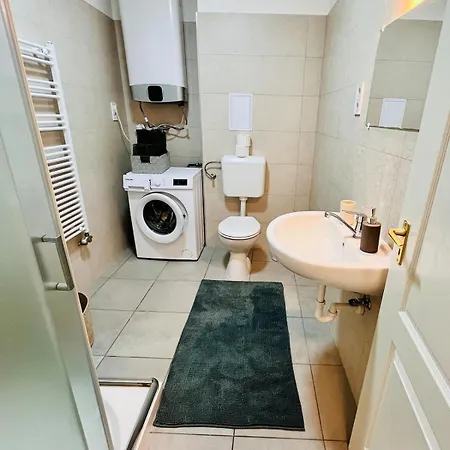 Benemi Near Center Appartement *