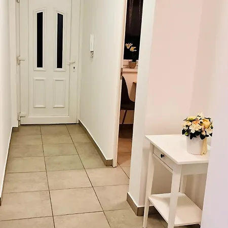 Benemi Near Center Appartement *