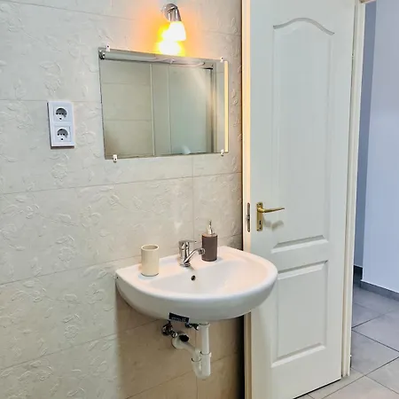 Benemi Near Center Appartement Győr