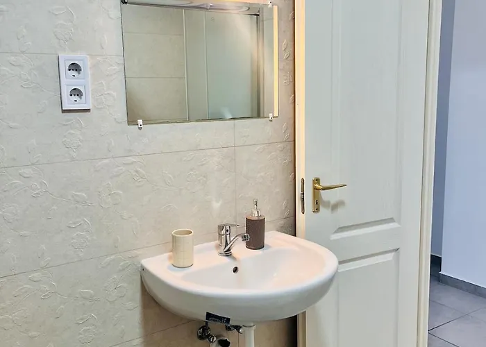 Benemi Near Center Appartamento Győr